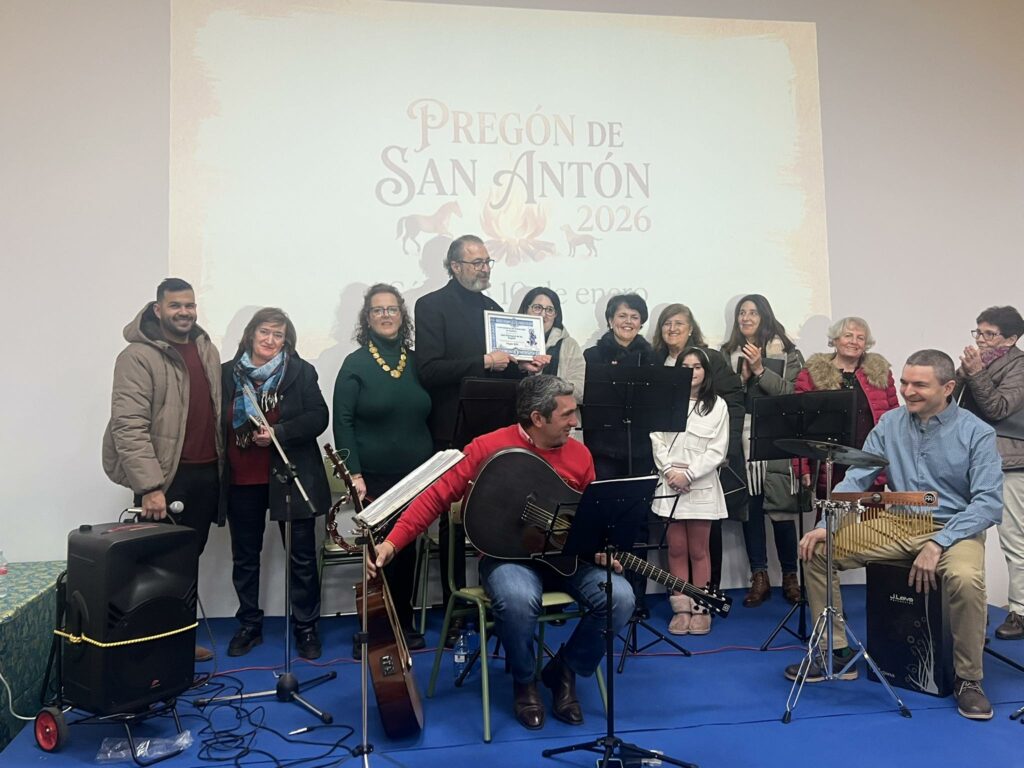 Pepe Sánchez abre el pregón de San Antón 2026 recordando que la lumbre también es familia 9 pregon san anton pepe sanchez 08