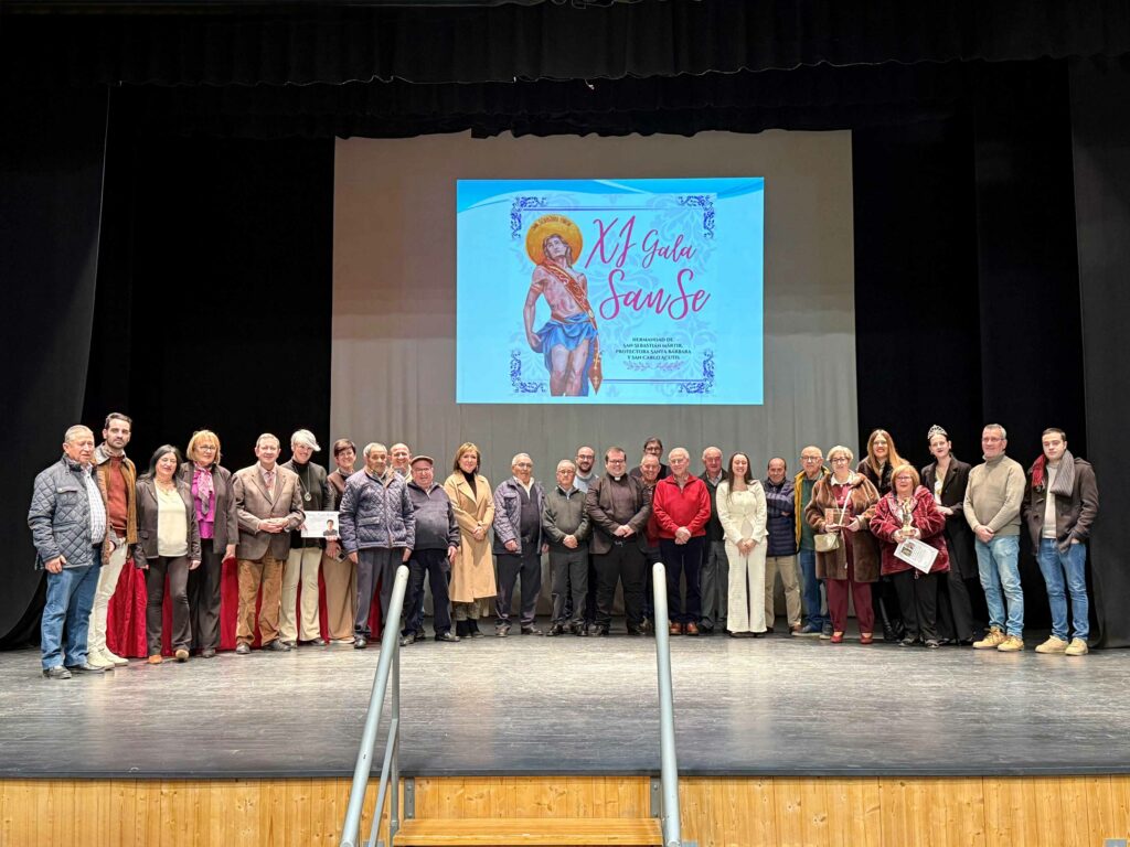 La lectura del pregón y el homenaje a los quintos nacidos en 1950 protagonistas en la apertura de la festividad de San Sebastián 1 pregonvillacanas 2