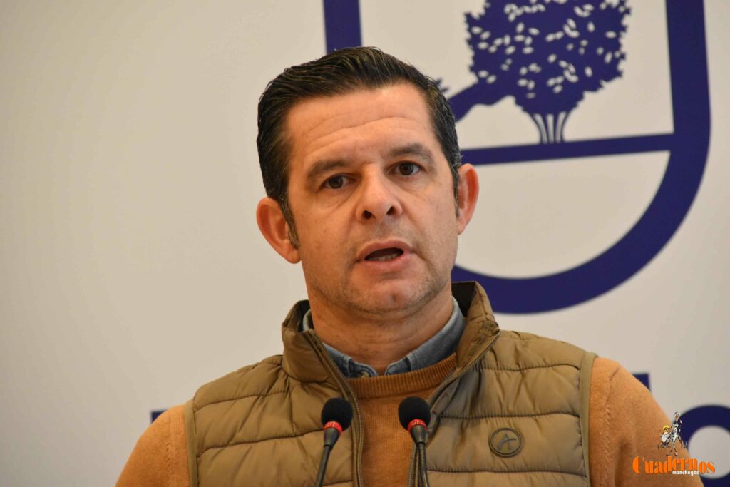 San Antón 2026 calienta Tomelloso: programa completo del 9 al 18 de enero con actos, culto y tradición 1 presentacion santon 2026 tomelloso 4