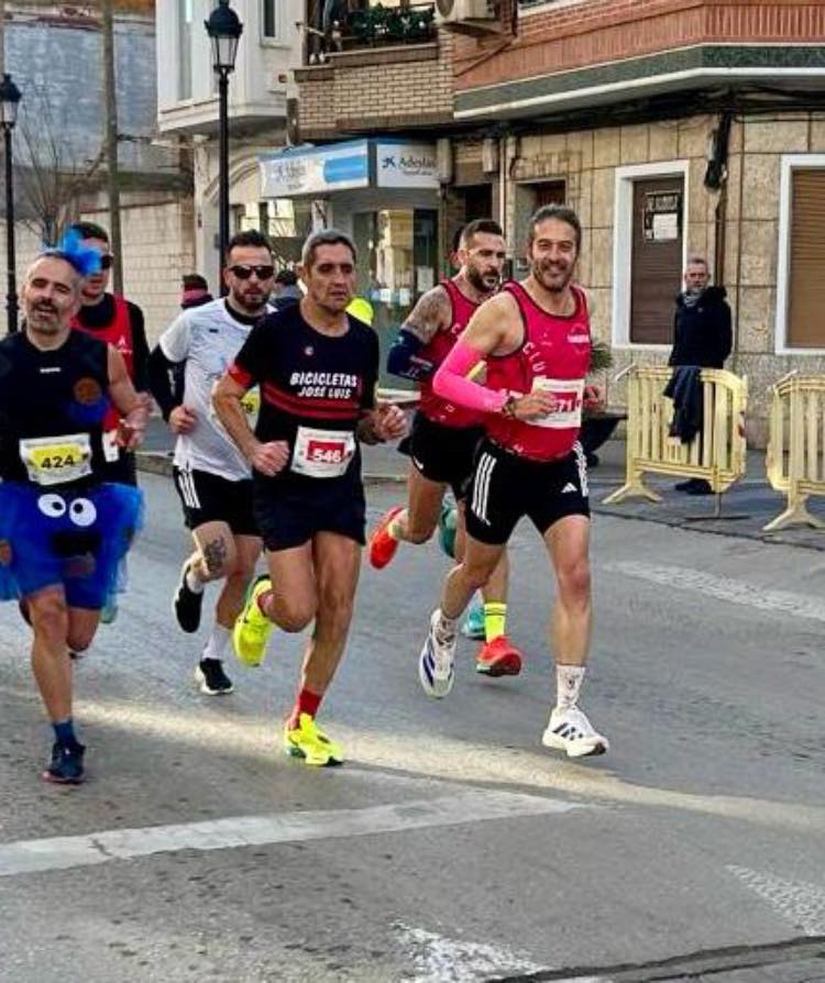 Carlos Martín reina en la San Silvestre Tomellosera 2025 y el A.C. Manchathon firma una sobresaliente actuación 4 sobresalienteactuacionmanchathon tomelloso 5