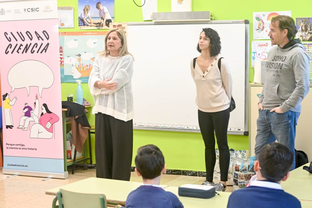 Estudiantes de Tomelloso aprenden sobre microbiología con el CSIC