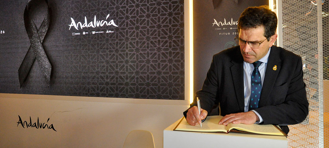 Valverde traslada en FITUR la solidaridad de toda la provincia de Ciudad Real con Cordoba y Huelva tras la tragedia ferroviaria de Adamuz