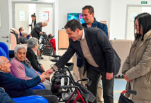 Valverde anuncia una línea de ayudas de 500.000 euros para residencias de mayores de titularidad municipal durante una visita al centro Virgen del Rosario de Porzuna