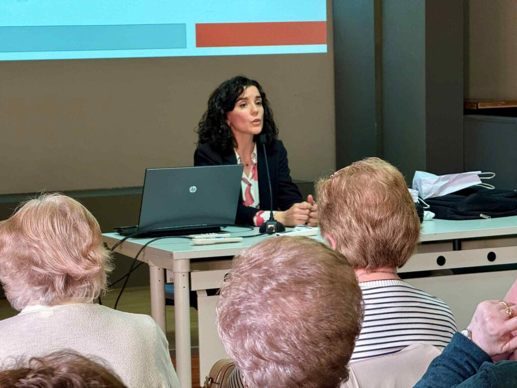 La Asociación Amas de Hogar de Villacañas organiza una charla sobre el fortalecimiento del suelo pélvico con gran asistencia de público 2 amashogarvillacanas 3
