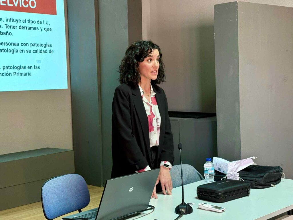 La Asociación Amas de Hogar de Villacañas organiza una charla sobre el fortalecimiento del suelo pélvico con gran asistencia de público 4 amashogarvillacanas 5