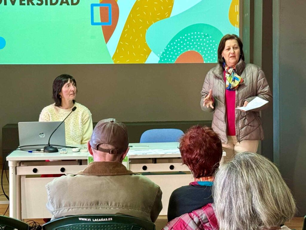 Cerca de 20 personas participan en Villacañas en la charla informativa del proyecto “Apadrina un árbol” para crear el Parque de la Diversidad 5 apadrina un arbol 4