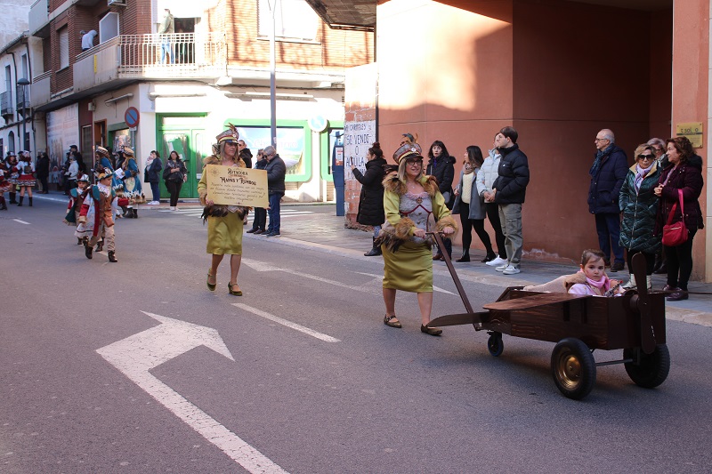 Harúspices se alza con el segundo premio en el Concurso Regional de Carrozas y Comparsas de Valdepeñas 22 arcoiris valdepenas