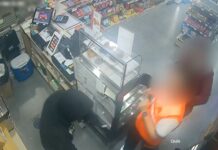 ¡Terror a las 21:00 horas en Azuqueca!: dos hombres irrumpen con cuchillos enormes y asaltan una gasolinera