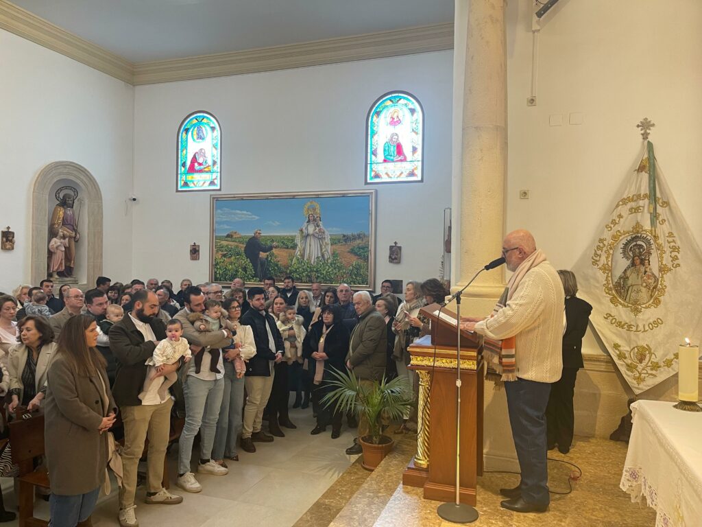 La Virgen de las Viñas arropa la bendición y presentación de 52 niños en una ermita a rebosar 11 bendicionninosvirgenvinas