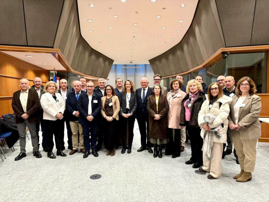 Cooperativas Agro-alimentarias Castilla-La Mancha traslada a la eurodiputada Cristina Maestre su posición ante la nueva propuesta de la PAC 2028-2034 1 caclm