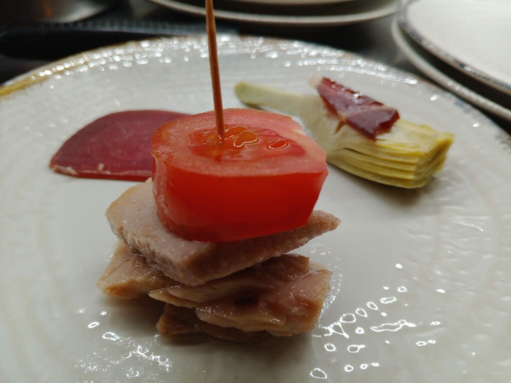 La Asociación de Catadores de Castilla-La Mancha, pone la atención en San Valentín, en una cata armonizada como antesala al carnaval 5 cataclmsanvalentin 4