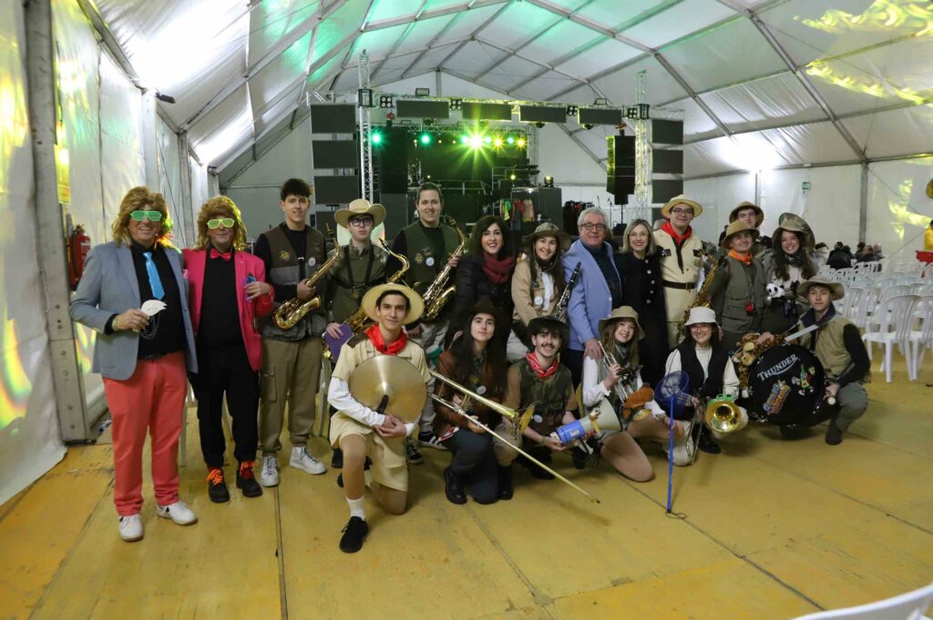 La joven Charanga Vinoblanco fue la encargada de pregonar el carnaval de Manzanares 5 charangavinoblanco