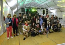 La joven Charanga Vinoblanco fue la encargada de pregonar el carnaval de Manzanares