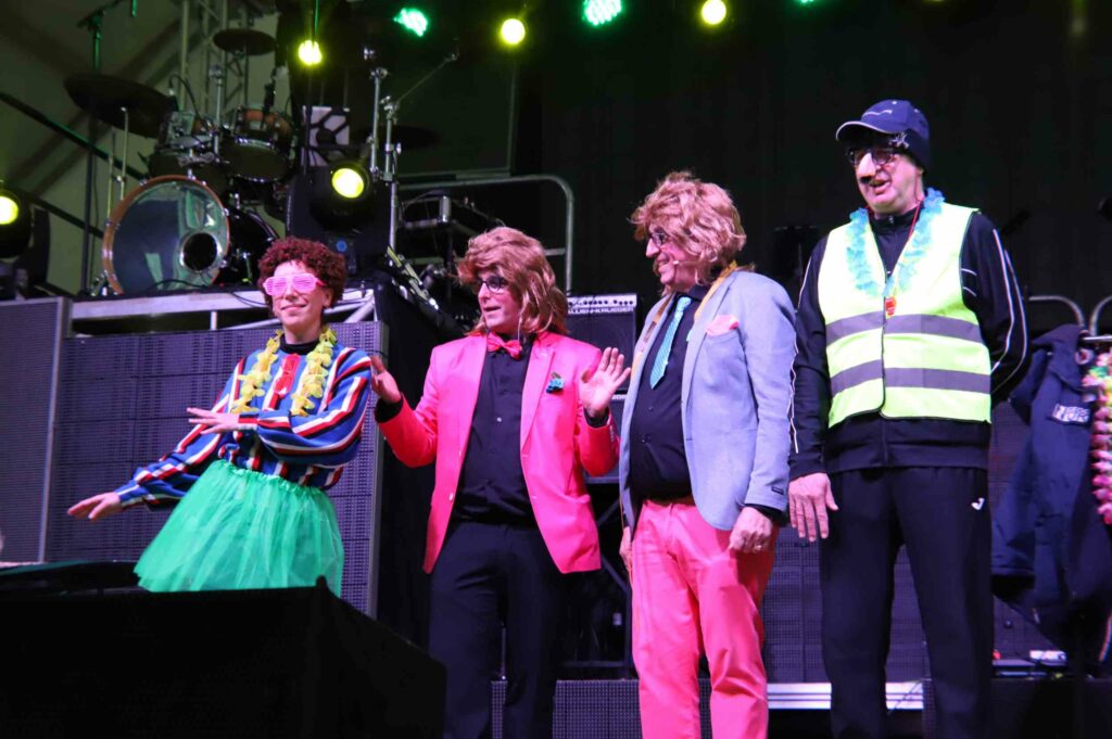 La joven Charanga Vinoblanco fue la encargada de pregonar el carnaval de Manzanares 2 charangavinoblanco 3