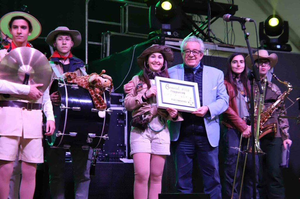La joven Charanga Vinoblanco fue la encargada de pregonar el carnaval de Manzanares 4 charangavinoblanco 5