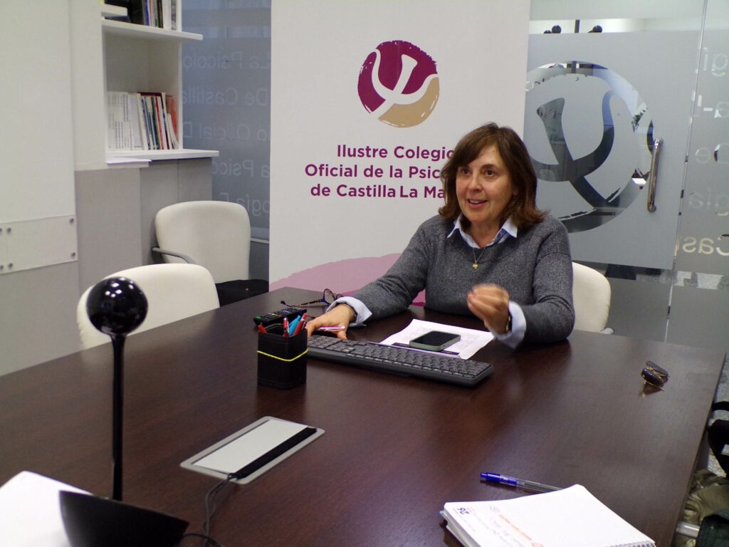 El COPCLM somete a debate la IA con motivo del Día de la psicología 1 colegiopsicologia 2