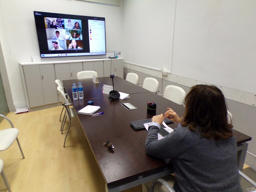 El COPCLM somete a debate la IA con motivo del Día de la psicología 2 colegiopsicologia 4