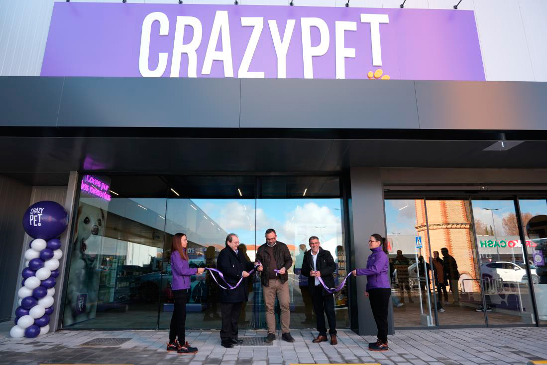 Abre en Tomelloso CrazyPet Mascotas, un nuevo concepto de tienda para animales en el C.C. Las Chimeneas