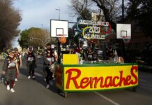 Carnaval a lo grande en Daimiel: ocho agrupaciones y un desfile que desbordó color y buen rollo