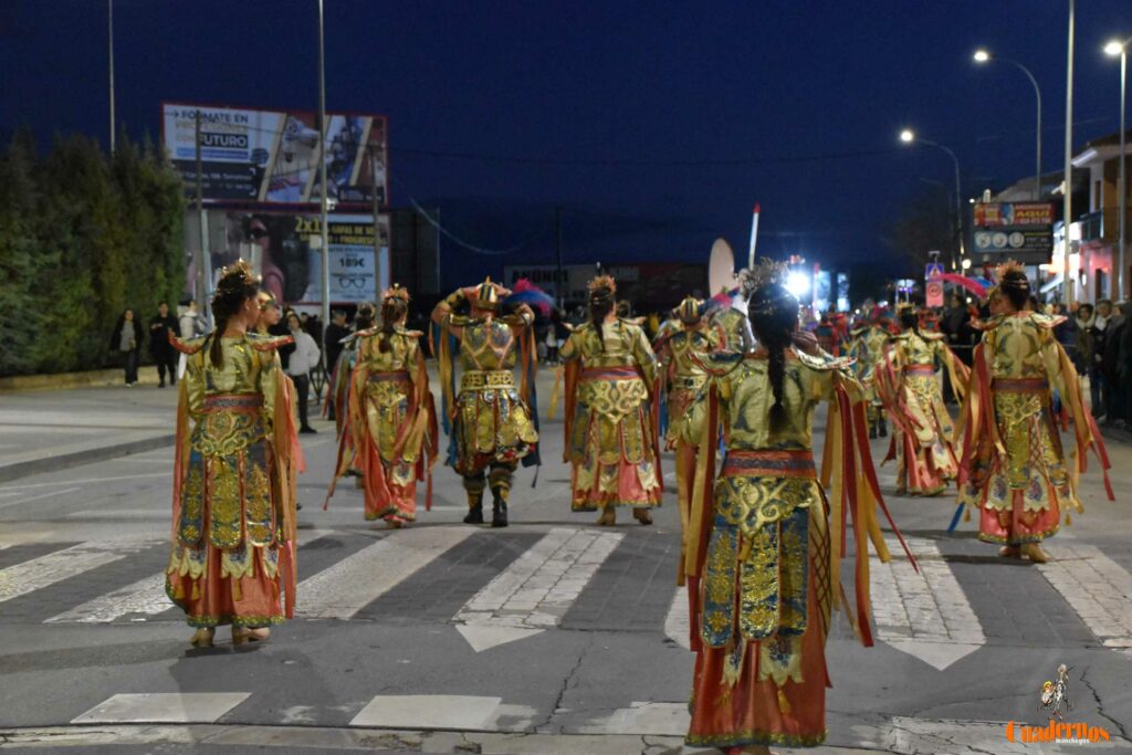 Tomelloso se planta ante el viento y firma un Desfile Nacional de Carrozas y Comparsas “de los que hacen afición” 82 desfile nacional comparsas tomelloso 2026 023