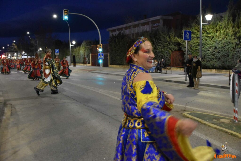 Tomelloso se planta ante el viento y firma un Desfile Nacional de Carrozas y Comparsas “de los que hacen afición” 100 desfile nacional comparsas tomelloso 2026 041