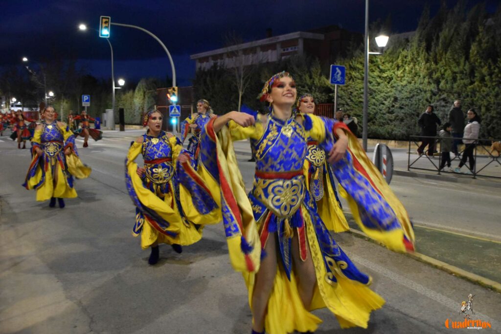 Tomelloso se planta ante el viento y firma un Desfile Nacional de Carrozas y Comparsas “de los que hacen afición” 102 desfile nacional comparsas tomelloso 2026 043