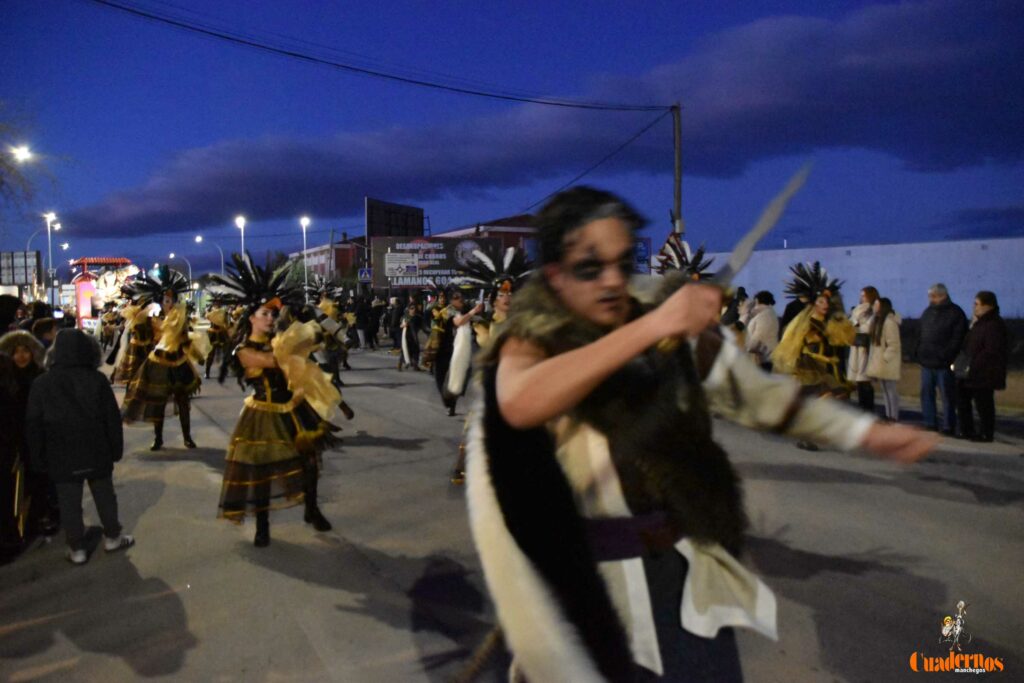 Tomelloso se planta ante el viento y firma un Desfile Nacional de Carrozas y Comparsas “de los que hacen afición” 116 desfile nacional comparsas tomelloso 2026 057