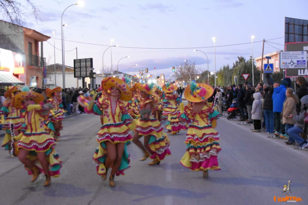 Tomelloso se planta ante el viento y firma un Desfile Nacional de Carrozas y Comparsas “de los que hacen afición” 12 desfile nacional comparsas tomelloso 2026 135