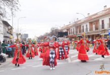 Catorce grupos, trece carrozas y más de dos mil personas participarán el sábado en el Desfile Nacional de Carrozas y Comparsas de Tomelloso