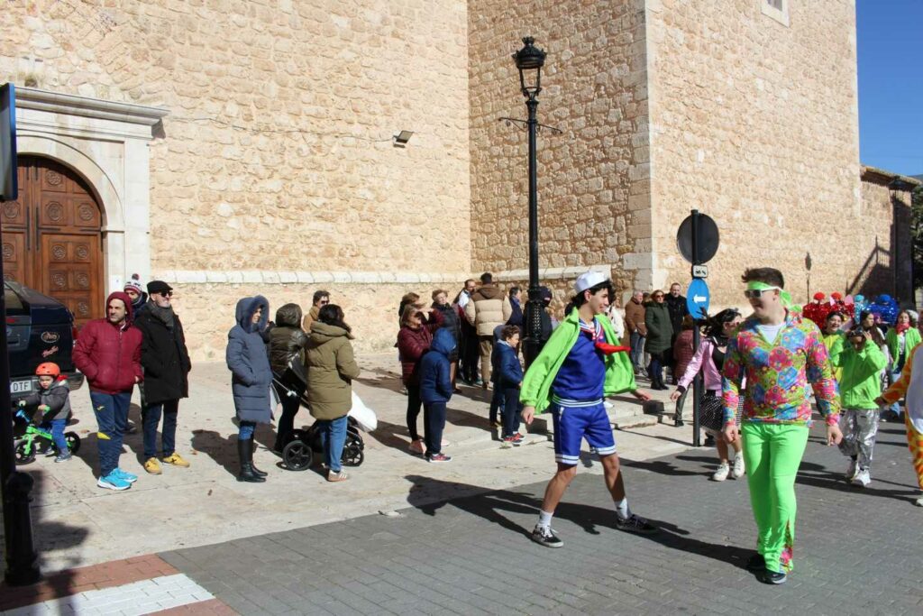 Pedro Muñoz se echa a la calle con su Desfile de las Peñas: disfraces, pasacalles y premios 4 desfilepenas pedro munoz 15