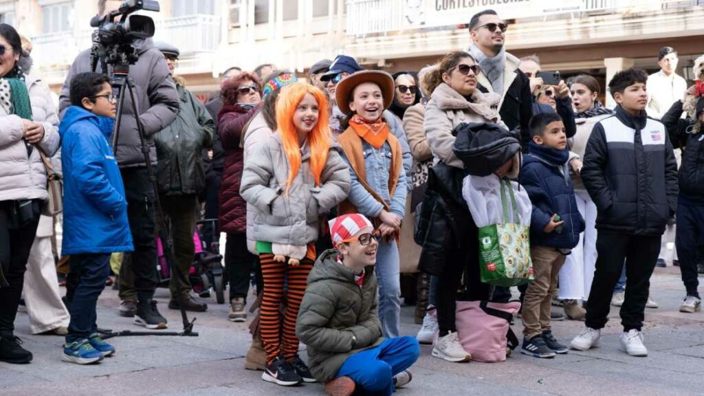 ‘El Dinosaurio’ conquista el Concurso Local de Comparsas 2026 y hace vibrar el Domingo de Carnaval en Ciudad Real 12 dinosaurio gana concurso carnaval ciudad real 13