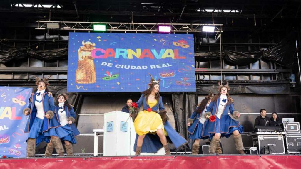 ‘El Dinosaurio’ conquista el Concurso Local de Comparsas 2026 y hace vibrar el Domingo de Carnaval en Ciudad Real 19 dinosaurio gana concurso carnaval ciudad real 20