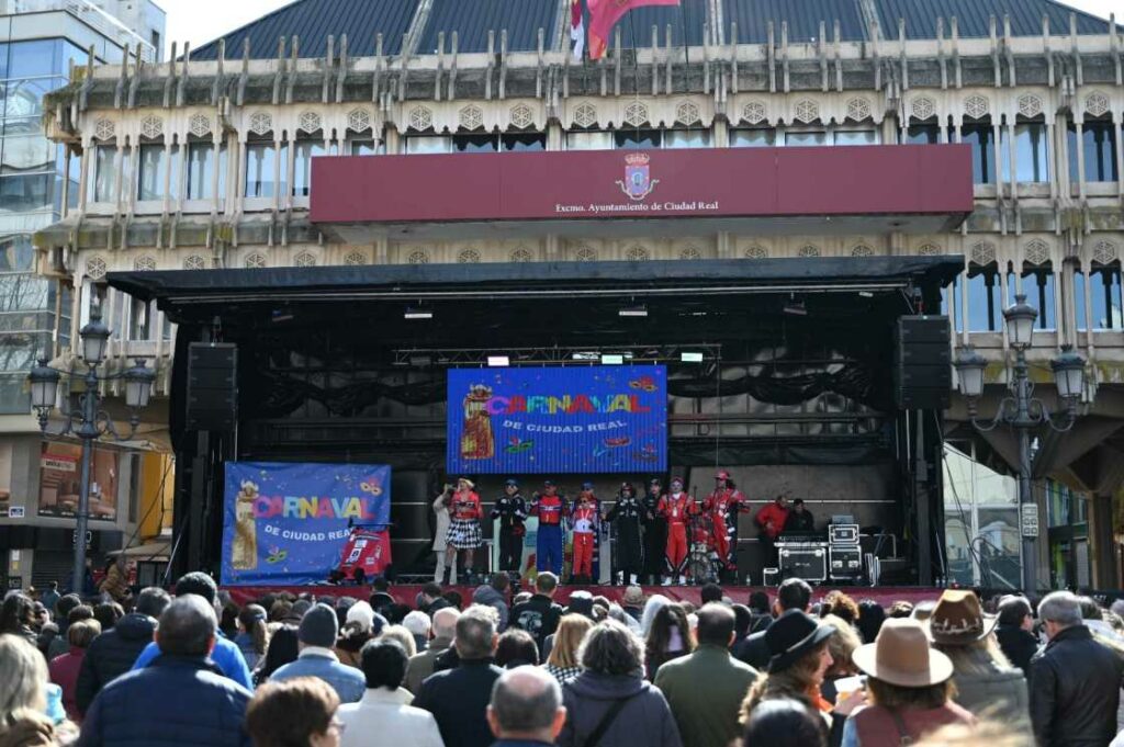 ‘El Dinosaurio’ conquista el Concurso Local de Comparsas 2026 y hace vibrar el Domingo de Carnaval en Ciudad Real 28 dinosaurio gana concurso carnaval ciudad real 29