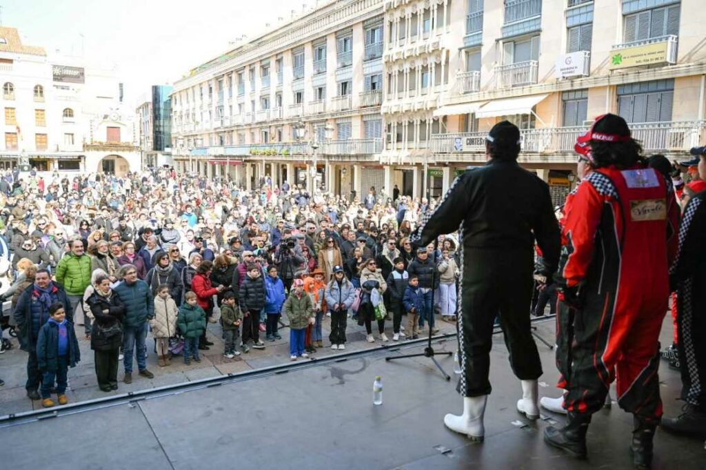 ‘El Dinosaurio’ conquista el Concurso Local de Comparsas 2026 y hace vibrar el Domingo de Carnaval en Ciudad Real 29 dinosaurio gana concurso carnaval ciudad real 30