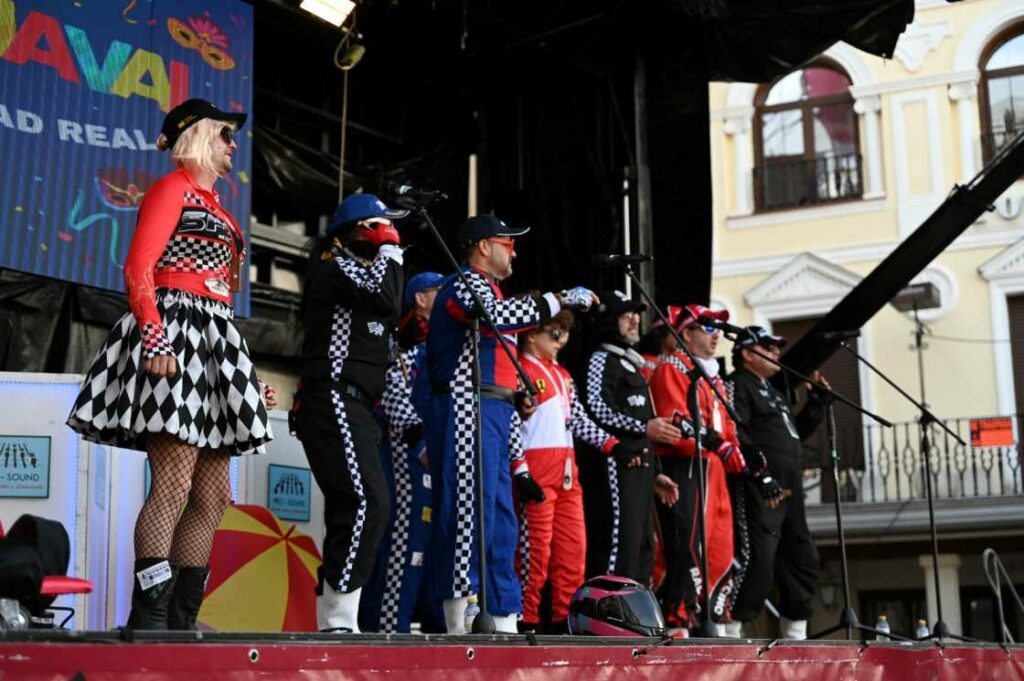 ‘El Dinosaurio’ conquista el Concurso Local de Comparsas 2026 y hace vibrar el Domingo de Carnaval en Ciudad Real 30 dinosaurio gana concurso carnaval ciudad real 31