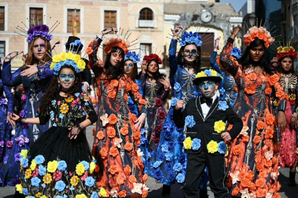 ‘El Dinosaurio’ conquista el Concurso Local de Comparsas 2026 y hace vibrar el Domingo de Carnaval en Ciudad Real 33 dinosaurio gana concurso carnaval ciudad real 34