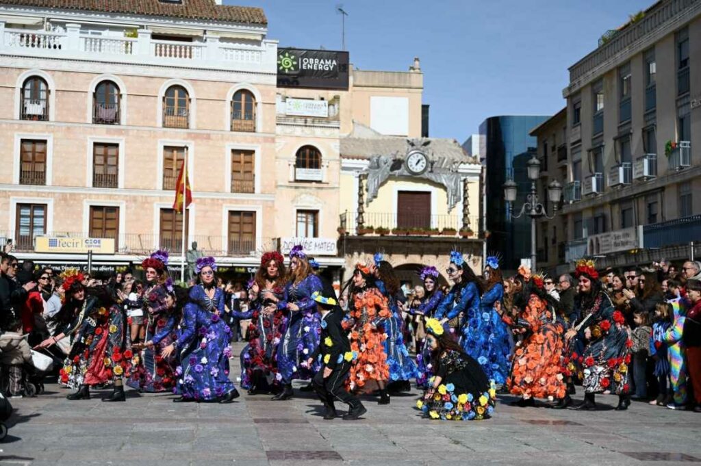 ‘El Dinosaurio’ conquista el Concurso Local de Comparsas 2026 y hace vibrar el Domingo de Carnaval en Ciudad Real 35 dinosaurio gana concurso carnaval ciudad real 36