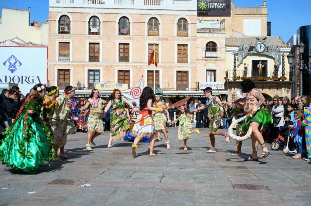 ‘El Dinosaurio’ conquista el Concurso Local de Comparsas 2026 y hace vibrar el Domingo de Carnaval en Ciudad Real 39 dinosaurio gana concurso carnaval ciudad real 40