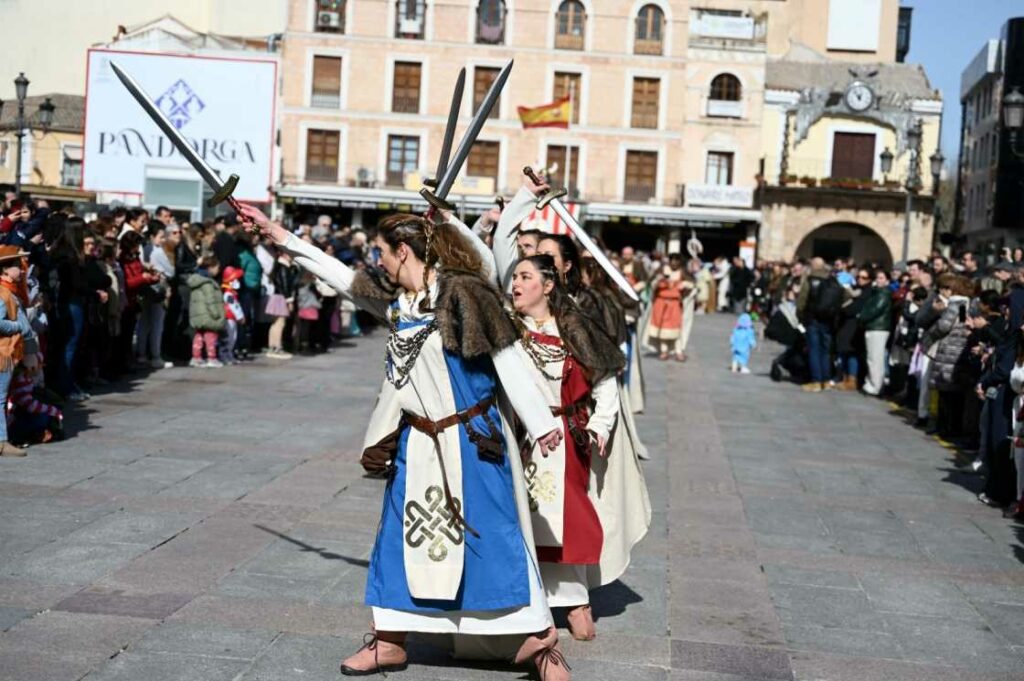 ‘El Dinosaurio’ conquista el Concurso Local de Comparsas 2026 y hace vibrar el Domingo de Carnaval en Ciudad Real 42 dinosaurio gana concurso carnaval ciudad real 43