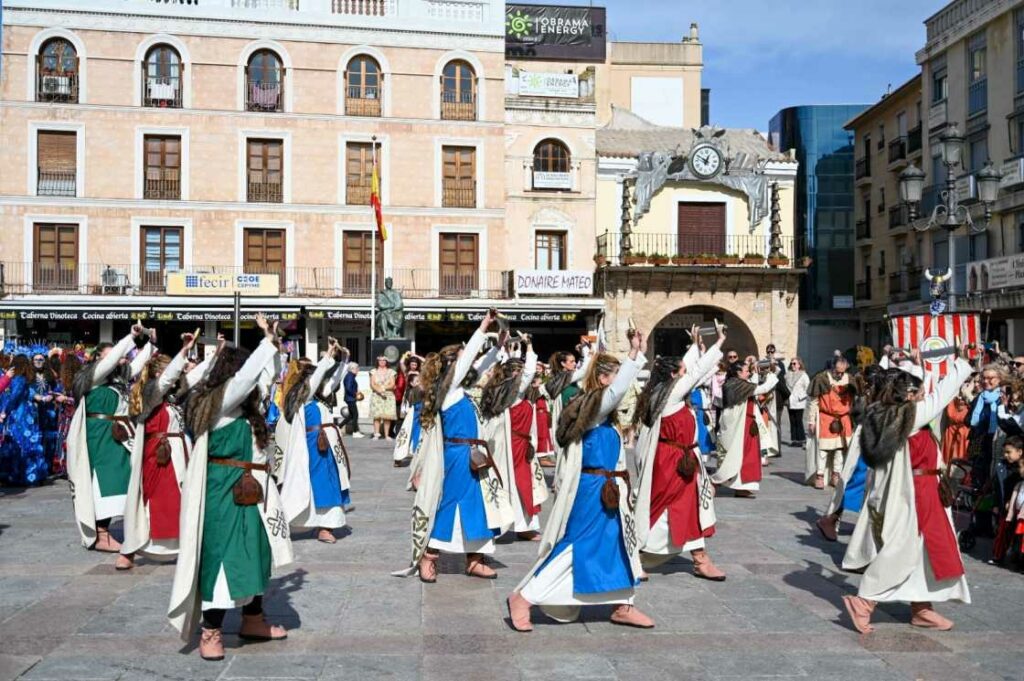 ‘El Dinosaurio’ conquista el Concurso Local de Comparsas 2026 y hace vibrar el Domingo de Carnaval en Ciudad Real 44 dinosaurio gana concurso carnaval ciudad real 45
