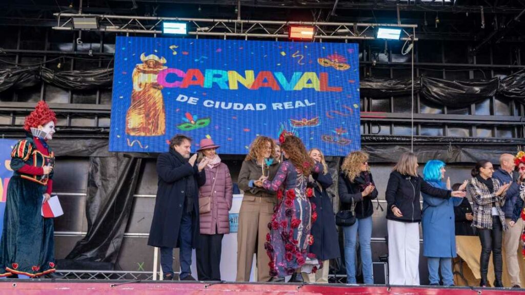 ‘El Dinosaurio’ conquista el Concurso Local de Comparsas 2026 y hace vibrar el Domingo de Carnaval en Ciudad Real 5 dinosaurio gana concurso carnaval ciudad real 6