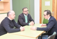 Navarro visita el IES Alto Guadiana interesado por los daños ocasionados por el viento