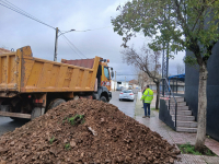 El diputado provincial Carlos Villajos supervisa en El Robledo los medios desplegados por la Diputación ante la crecida del río Bullaque 5 El diputado provincial Carlos Villajos supervisa en El Robledo los medios desplegados por la Diputación ante la crecida del río Bullaque