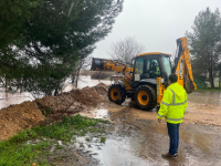 El diputado provincial Carlos Villajos supervisa en El Robledo los medios desplegados por la Diputación ante la crecida del río Bullaque 4 El diputado provincial Carlos Villajos supervisa en El Robledo los medios desplegados por la Diputación ante la crecida del río Bullaque