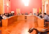 El pleno municipal aprueba una moción contra la “regularización masiva de inmigrantes ilegales” decretada por el gobierno El pleno municipal aprueba una moción contra la “regularización masiva de inmigrantes ilegales” decretada por el gobierno