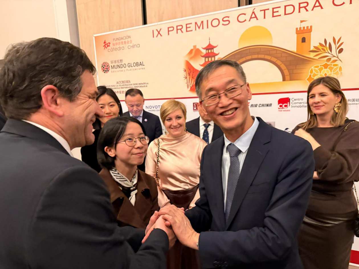 El embajador de China en España traslada la expectación por el buen resultado de la delegación institucional y empresarial a su país encabezada por Valverde