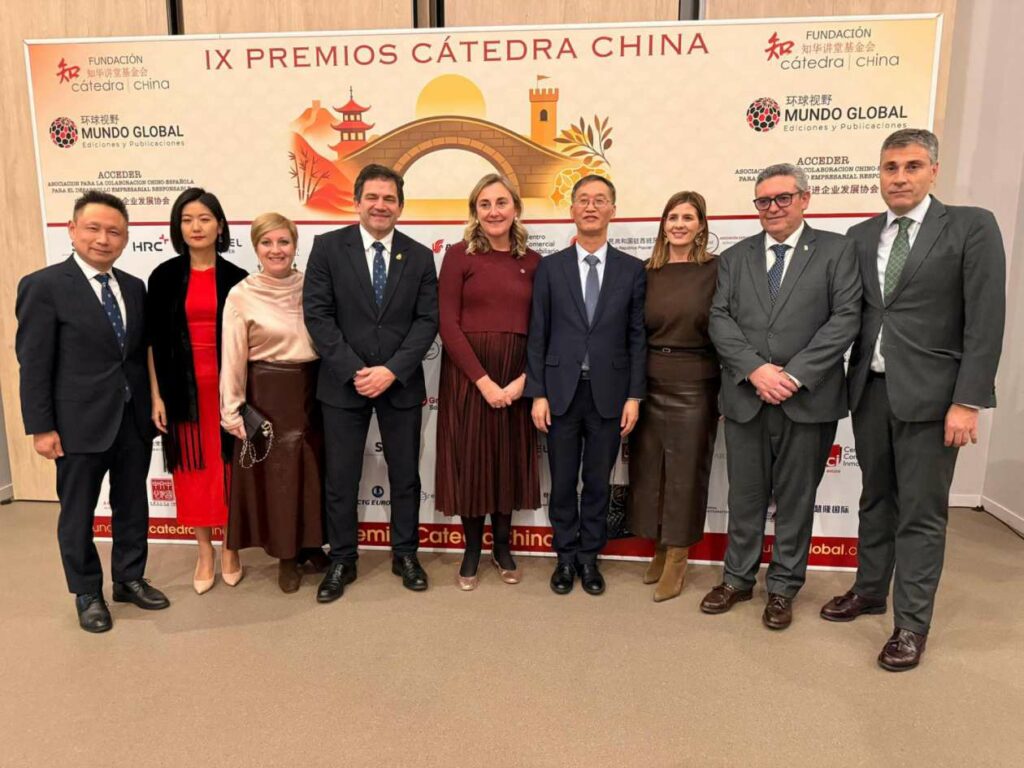 El embajador de China en España traslada la expectación por el buen resultado de la delegación institucional y empresarial a su país encabezada por Valverde 4 embajador china espana valverde 4