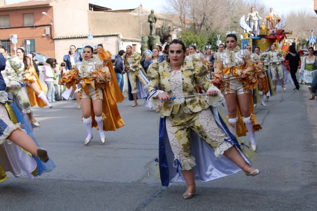 Harúspices conquista Villarrubia de los Ojos con su “Romeo y Julieta” y firma el tercer premio del desfile regional 3 haruspices romero julieta villarrubia ojos 3