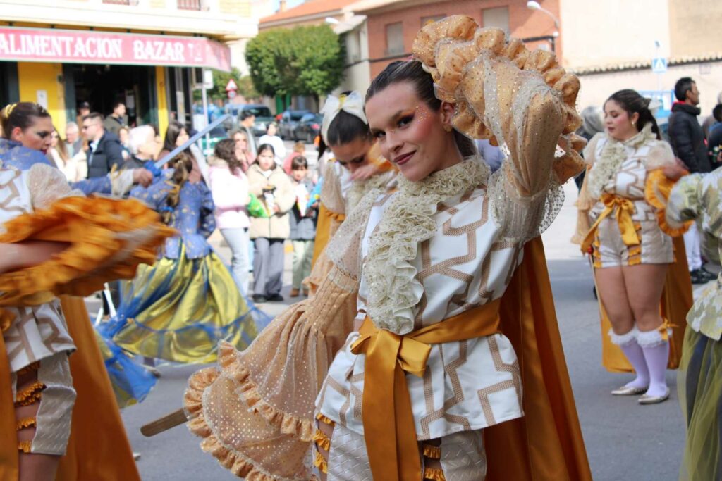 Harúspices conquista Villarrubia de los Ojos con su “Romeo y Julieta” y firma el tercer premio del desfile regional 4 haruspices romero julieta villarrubia ojos 4
