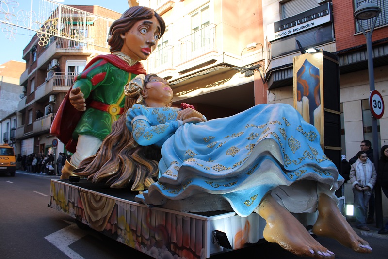 Harúspices se alza con el segundo premio en el Concurso Regional de Carrozas y Comparsas de Valdepeñas 1 haruspices valdepenas 11